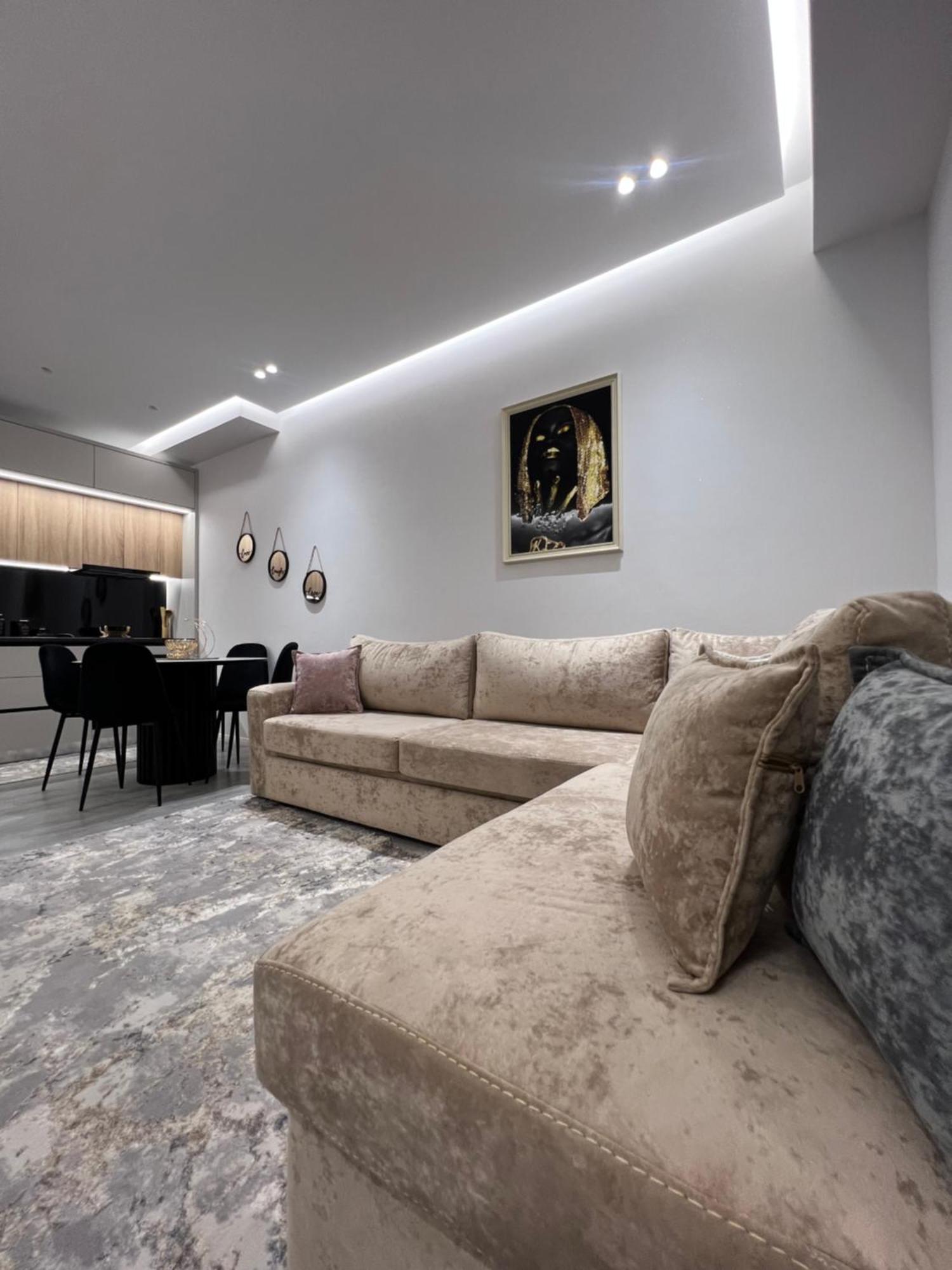 Luxury Lc
